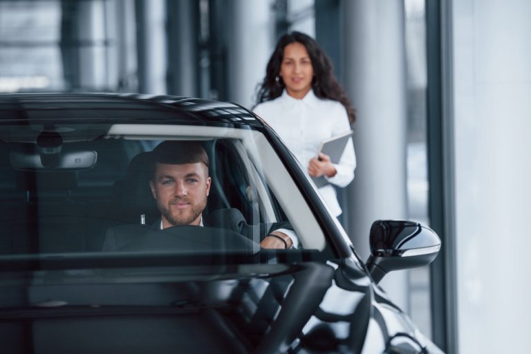 DiscoverCars Tips for First-Time Renters